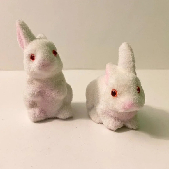 Vintage Lot of 2 Flocked White Bunny Rabbit Miniature Figures Red Eyes - Picture 1 of 14